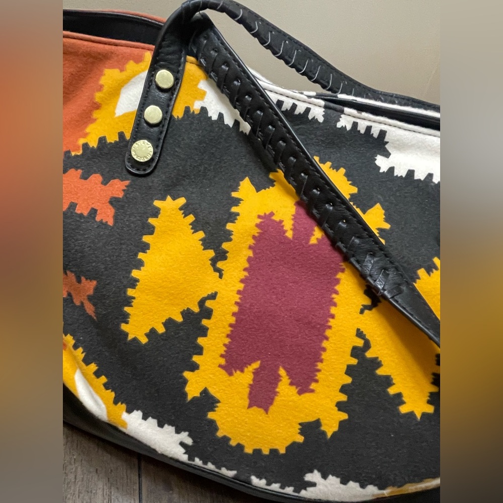 Steve Madden Balonzo Aztec Tote - Picture 5 of 8